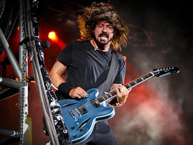The 20 richest lead singers in the world