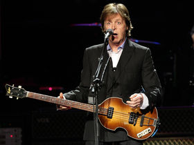The 20 richest lead singers in the world