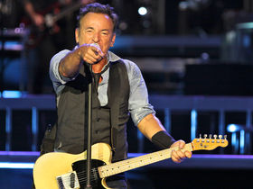 The 20 richest lead singers in the world