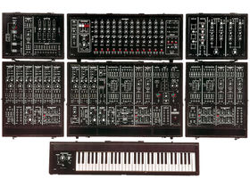 Roland Synthesizer Chronicle: 89 synths in pictures