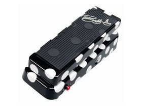 16 signature guitar effects pedals
