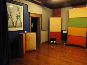 Studio Tour: Nashville's 16 Ton Studios in video and pictures