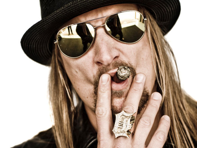 I Hold On (featuring Kid Rock)