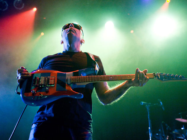 Joe Satriani - Silent Night