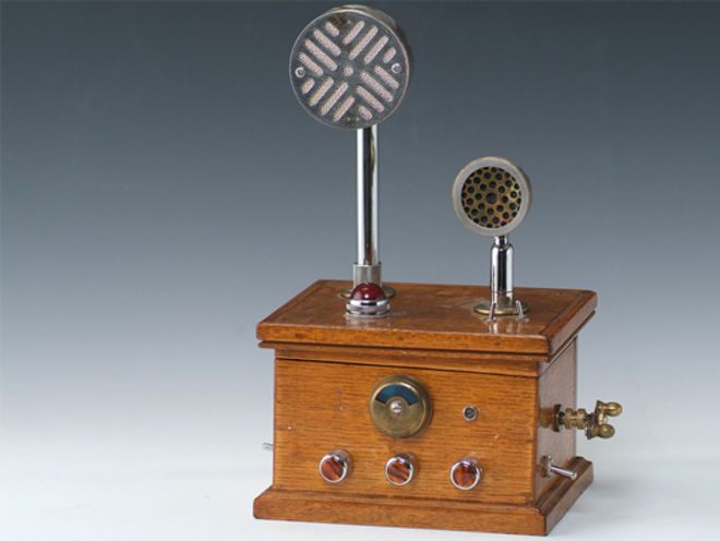 17 amazing Steampunk synthesizer mods