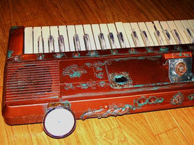 17 amazing Steampunk synthesizer mods