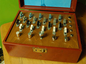 17 amazing Steampunk synthesizer mods