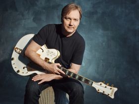 Country legend Steve Wariner picks 10 essential guitar albums