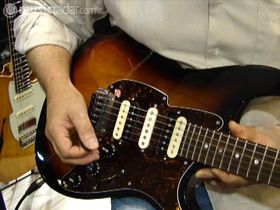 Summer NAMM 2010: Fret-King Super-matic demo