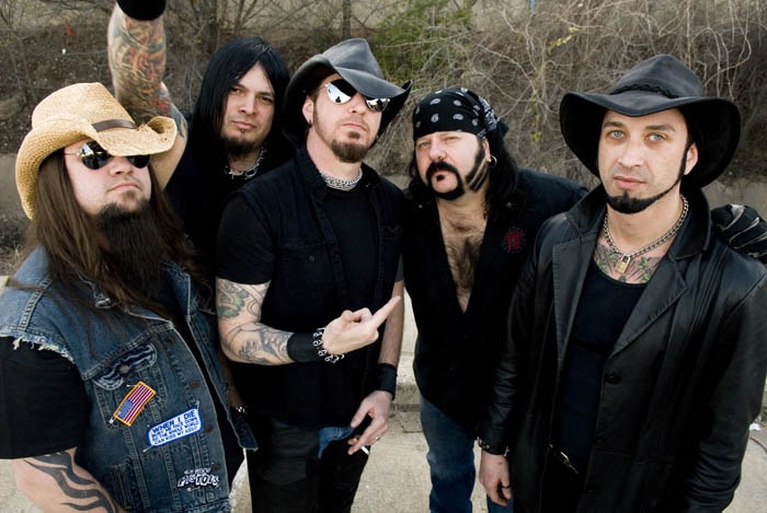 Vinnie Paul pens cook book