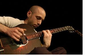 http://cdn.mos.musicradar.com/images/legacy/totalguitar/DSC_6552.jpg