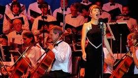 Full compass systems sponsors 12th annual opera in the park