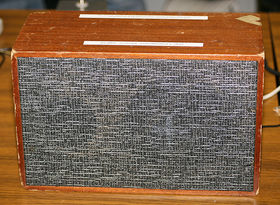 Unboxing: Queen guitarist Brian May's Deacy Amp Replica