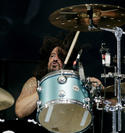 Grohl, Novoselic and Smear play Nirvana classics