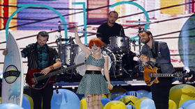 Aaron Gillespie replaces Miles McPherson for Paramore tour