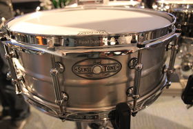 NAMM 2014: Pearl stand in pictures