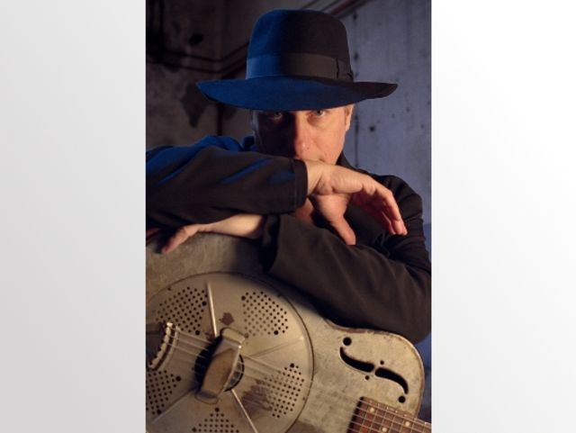 Gary Lucas