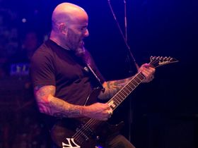 Video: Scott Ian (Anthrax) rig tour