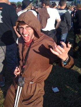 Download 2010: Photo Gallery – The best-dressed festival goers