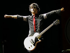 Green Day unveil trailer for new album, ¡Uno!