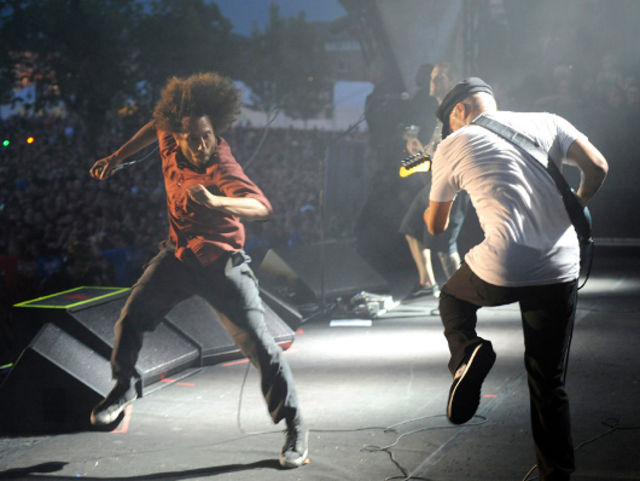 Rage Against The Machine – Renegades Of Funk