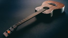 NAMM D'ETE 2013 : démo de guitare Martin Ed Sheeran LX1E