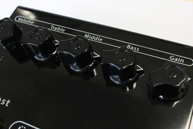Unlike most distortion pedals, the Uberschall features the essential tone knobs, allowing you to scoop the mids and adjust your sound like an amp.