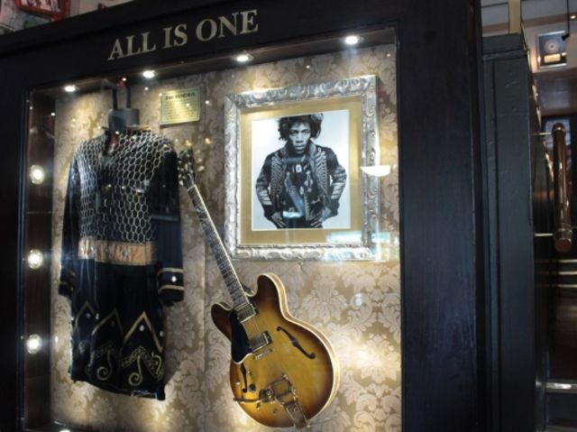 Jimi Hendrix's Gibson ES-345 with Bigsby vibrato