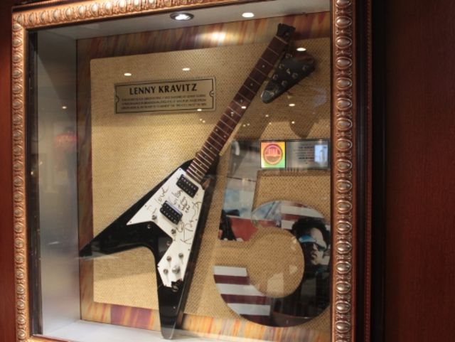Lenny Kravitz's broken Gibson Flying V