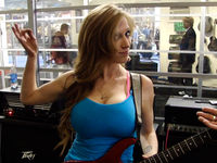 NAMM 2012 VIDEO: Peavey AT-200 Auto-Tune guitar